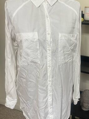 Lou & Grey White Long-Sleeve Button-Down Shirt with Patch Pockets